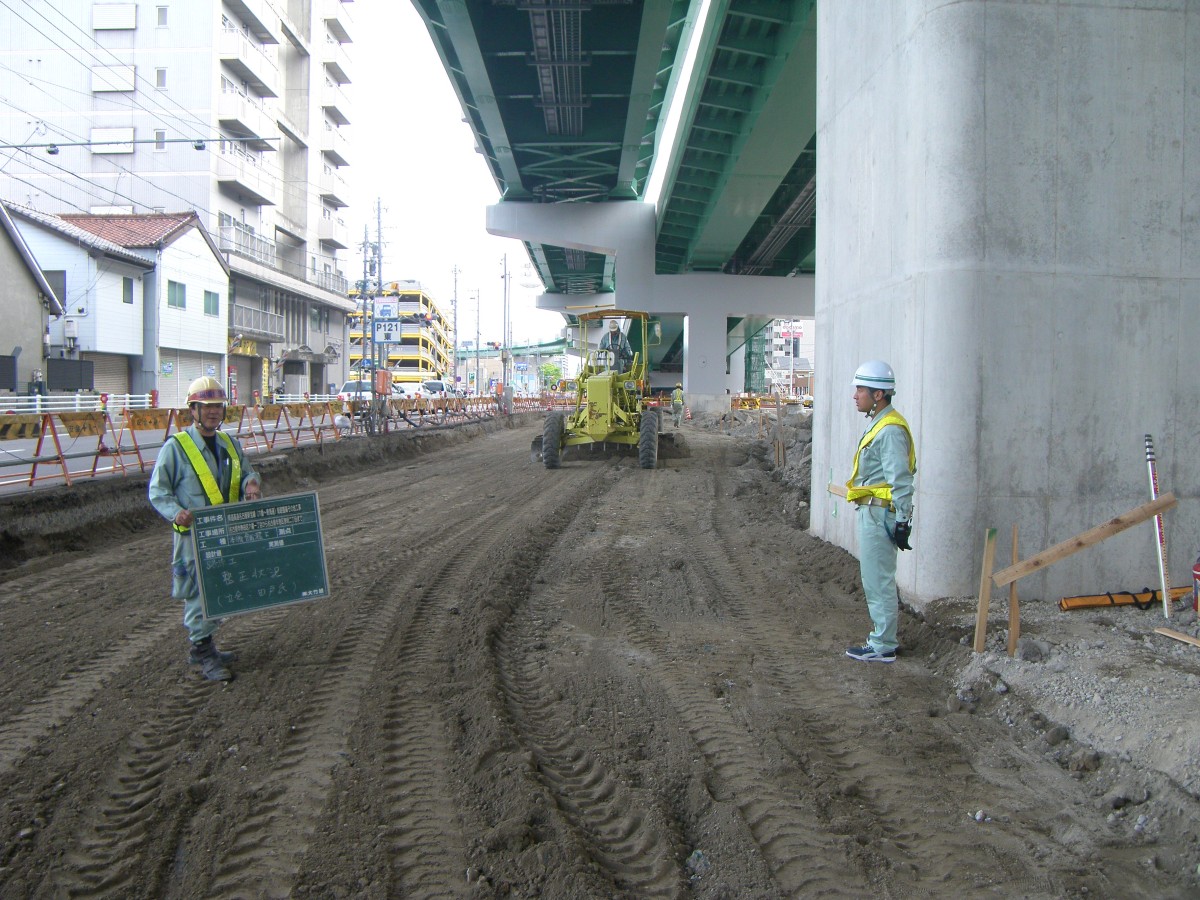 県道高速名古屋新宝線（六番～東海通）街路整備その他工事